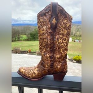 Gorgeous CORRAL embellished boots
